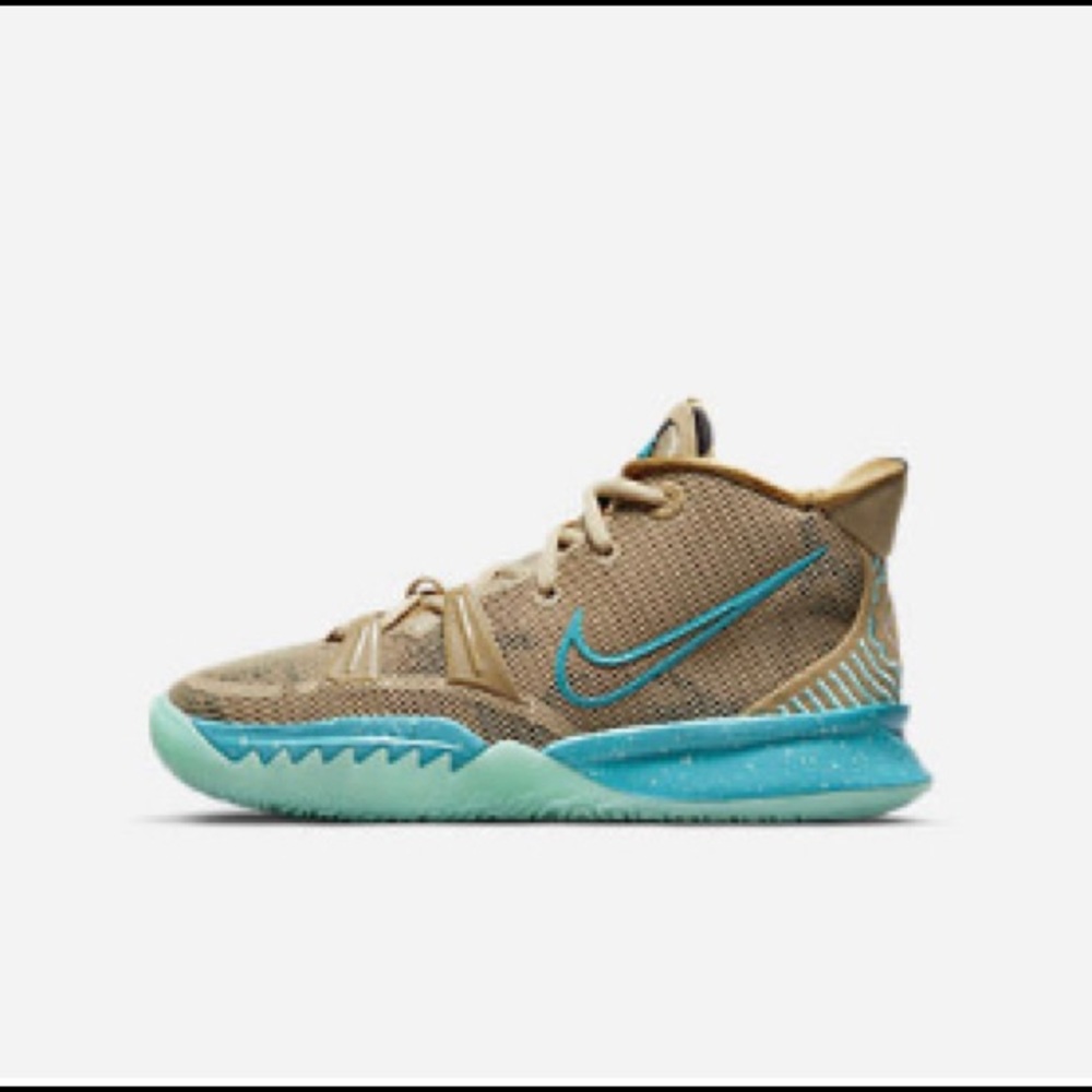 Kyrie 7 youth 5.5 NEW IN BOX